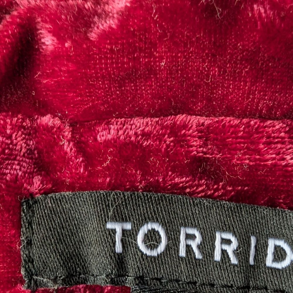 Torrid Raspberry Red Velvet Blazer Size M - Picture 3 of 10